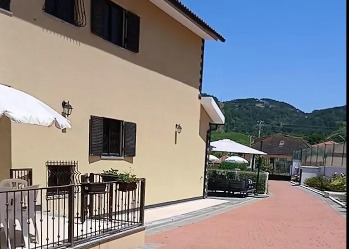 Familia Antonio Standen Villa *